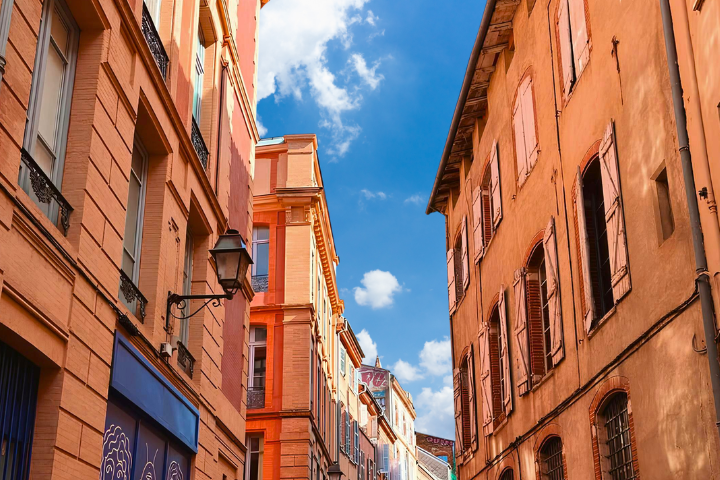 toulouse-rue-ciel-720x480