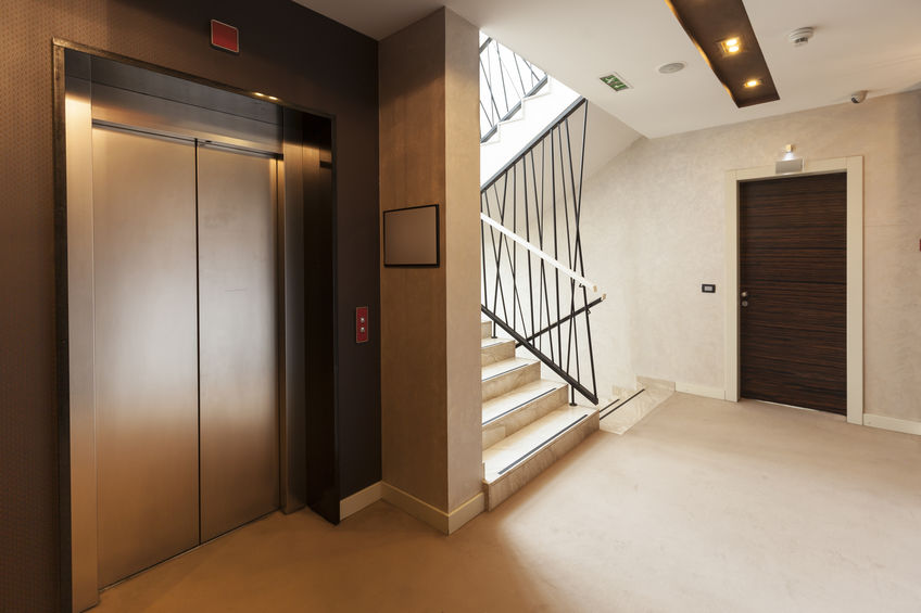28862352_s-Ascenseur